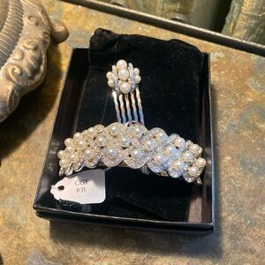 Barrett and hair comb faux pearls and rhinestone NRFB